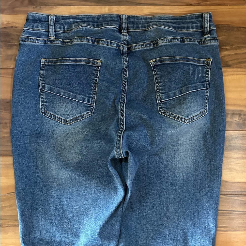Charlie B Women's Embroidered Southern Western Cuff Jeans Dark Blue Wash Size 32 - Picture 10 of 16